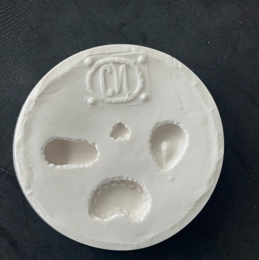 MOLDE SILICONA PIECITO y BABERO INFANTIL