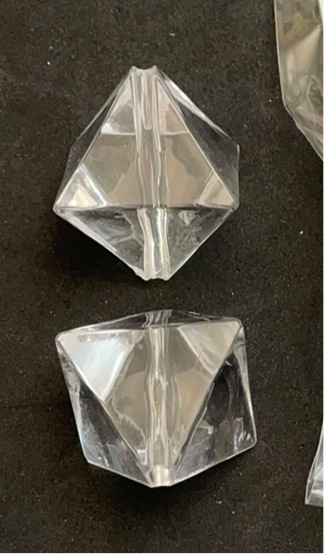 2 -  4112 - PRISMAS CRISTALES TRANSPARENTES 25mm 2 U